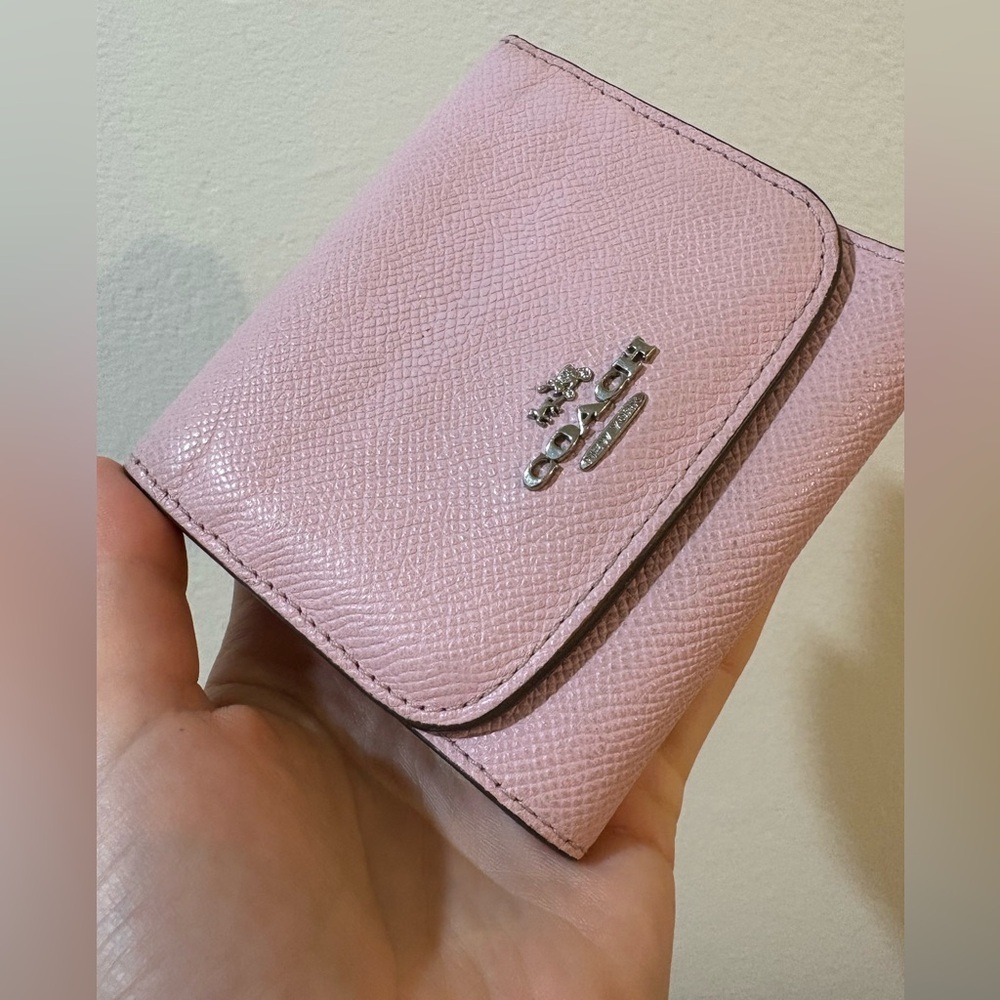 Bundle Coach Light Pink Leather Wallet and Shoulder Bag - Picture 2 of 16